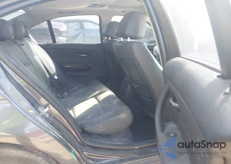 2006 BMW 325Xi z USA, uszkodzony, nr VIN WBAVD13516KV14229